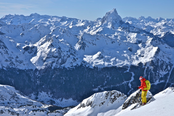 Vue sur Pic, et on y va! freeride et neige poudreuse pyrénées