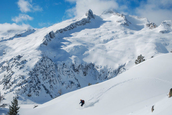 cours de ski en classe de neige dans les Pyrénées