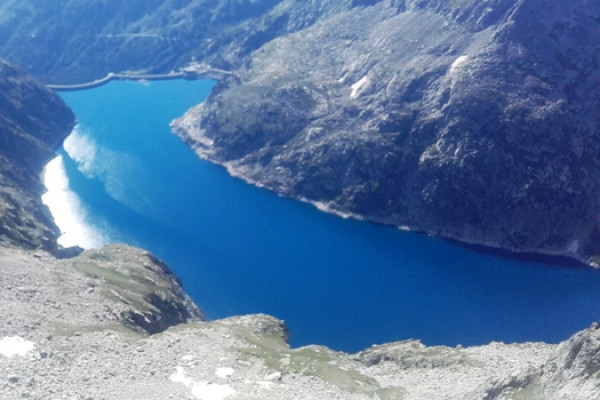 Lac d'Oredon dans la réserve de Néouvielle