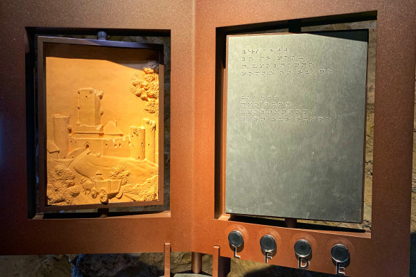 USELDANGE - Tour for visitors with visual impairment (90/120 min.)