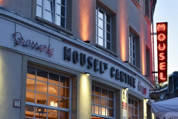 Fassade des luxemburgischen Restaurants Mousel's Cantine