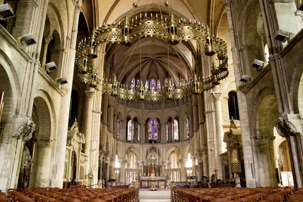 Saint Remi basilica tour
