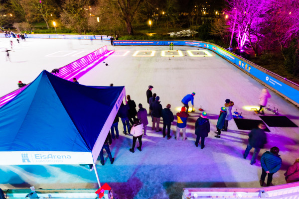 Eislaufen auf der Schlittschuhbahn Hamburg | EisArena