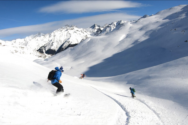 ski et snowboard freeride dans les pyrénées