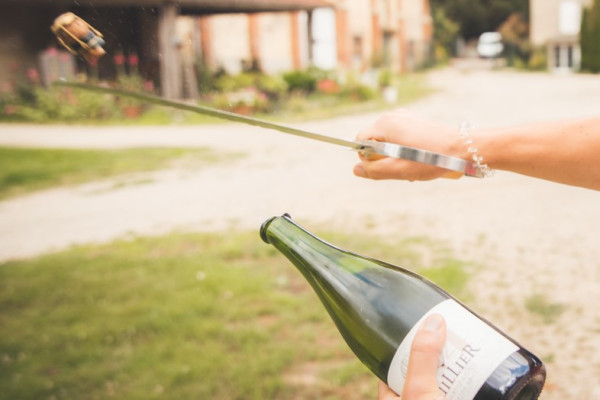 Apprenez le Sabrage - Champagne Cuillier (à Brugny)