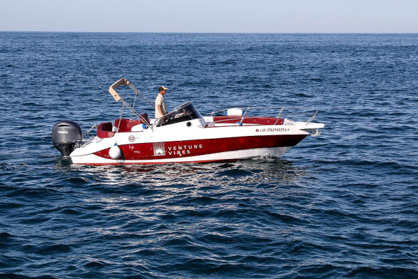 Venture Vibes - Crociera Privata con Champagne