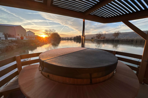 Eclipse – Promenade Semi Privée Bateau solaire Champagne