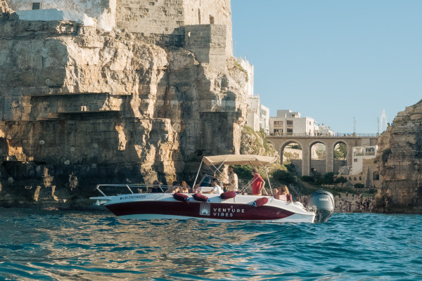 Polignano a Mare: Private Cruise with Champagne