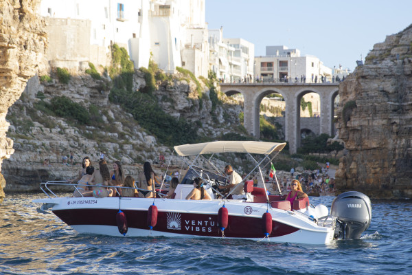 Polignano a Mare: Private Cruise with Champagne
