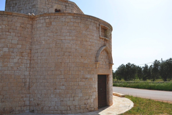 Authentic Routes: Conversano, Alberobello & Monopoli con Pick-Up da Polignano