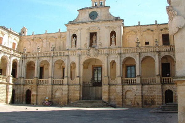 Authentic Routes: Lecce e Otranto con Pick-Up da Bari