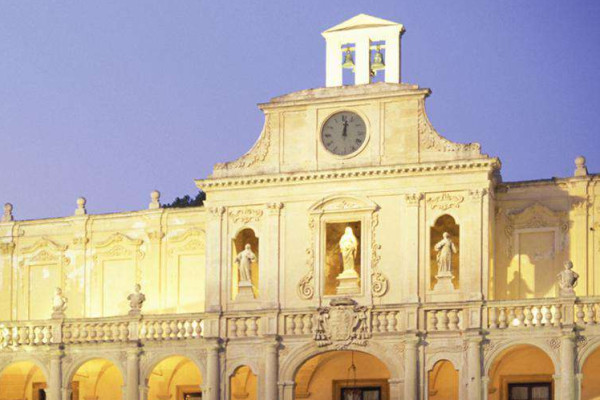 Authentic Routes: Lecce e Otranto con Pick-Up da Bari