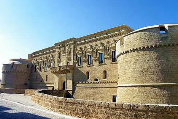 Authentic Routes: Lecce e Otranto con Pick-Up da Bari