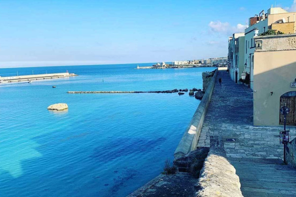 Authentic Routes: Lecce e Otranto con Pick-Up da Bari