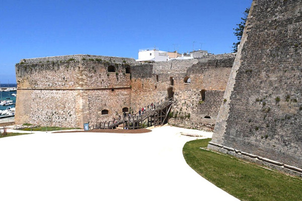 Authentic Routes: Lecce e Otranto con Pick-Up da Bari