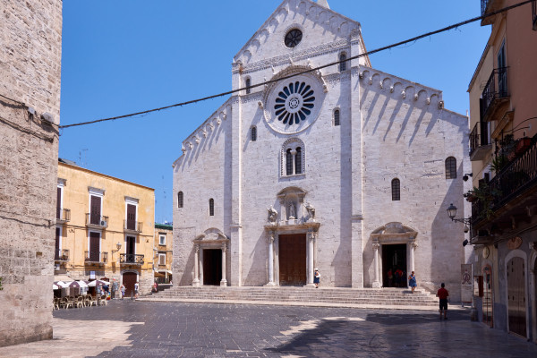 Authentic Routes: Bari, Trani, and Barletta with Polignano Pick-Up