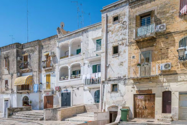 Authentic Routes: Bari, Trani e Barletta con Pick-Up da Polignano