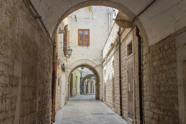 Authentic Routes: Bari, Trani, and Barletta with Polignano Pick-Up