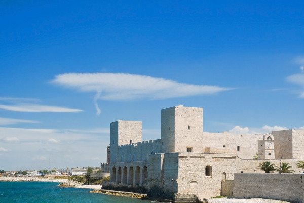 Authentic Routes: Bari, Trani e Barletta con Pick-Up da Polignano