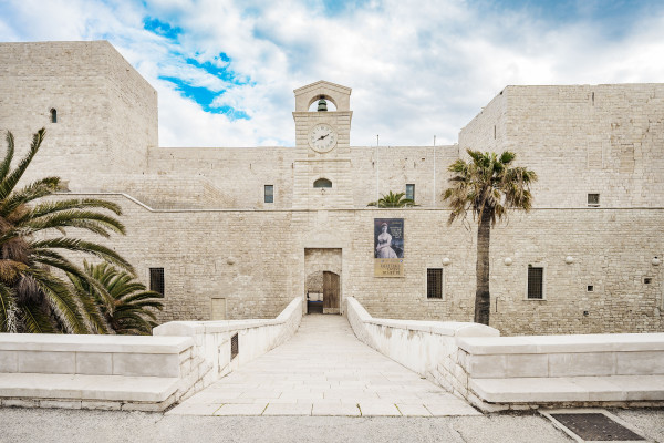 Authentic Routes: Bari, Trani, and Barletta with Polignano Pick-Up