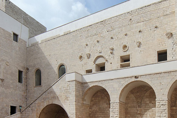 Authentic Routes: Bari, Trani, and Barletta with Polignano Pick-Up