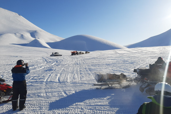 SVALBARD – SCHNEEMOBILTOUR | Longyearbyen | Mmove