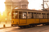 Sul tram storico a Milano, nell'atmosfera anni Venti