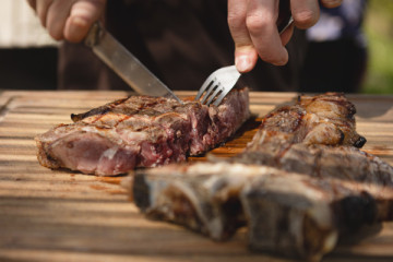 CALICE E COLTELLO, DEGUSTAZIONE VINO E PRANZO CON BISTECCA ALLA FIORENTINA
