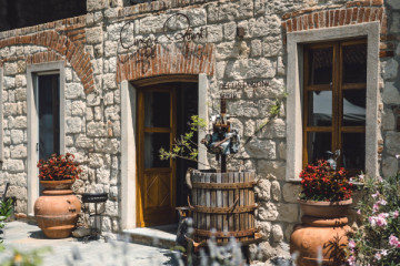 Cinque Quinti - DEGUSTAZIONE DI VINO E VISITA INFERNOT