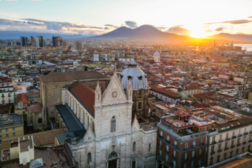 500 cupole sui tetti del Duomo di Napoli