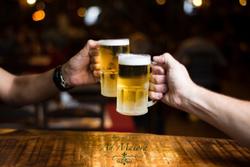 Volks die trinken: Il Popolo che brinda alla Vita.