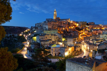 Escursione serale a Matera da Ostuni con transfer privato e Ape Calessino opzionale