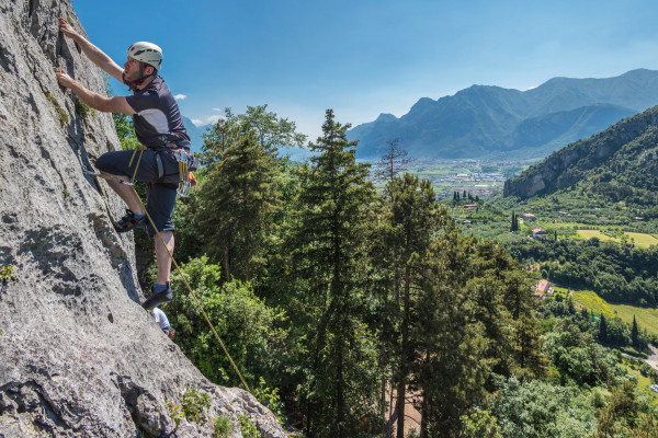 Corso base di arrampicata in falesia