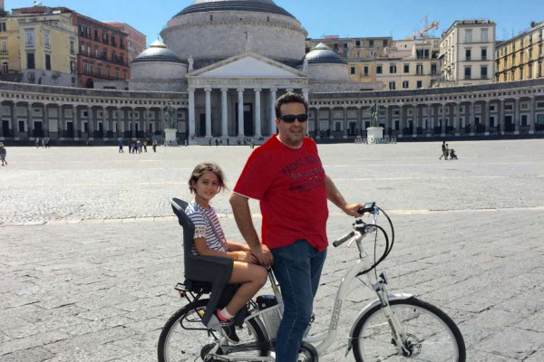 noleggio bici neapolisolare piazza plebiscito padre con sediolino