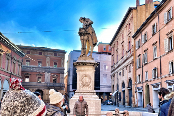 Bologna, piazza Galvani. Tour privato
