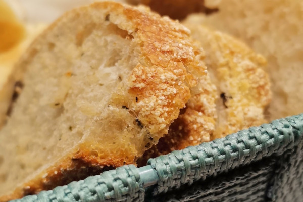 Pane fatto in casa con farine locali
