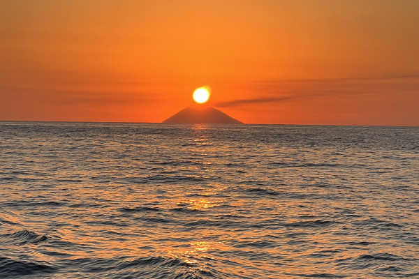 Tramonto su Stromboli