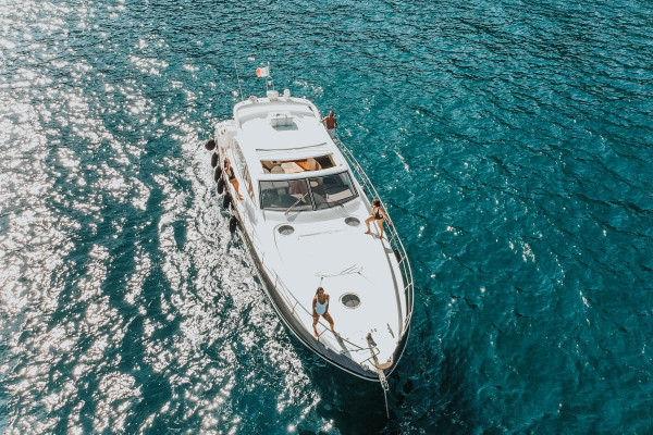 Escursione in Yacht Alena 56 con Skipper da Salerno a Positano