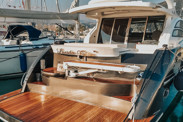 Escursione in Yacht Alena 56 con Skipper da Salerno a Positano