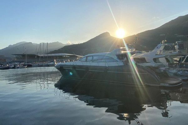 Escursione in Yacht Alena 56 con Skipper da Salerno a Positano