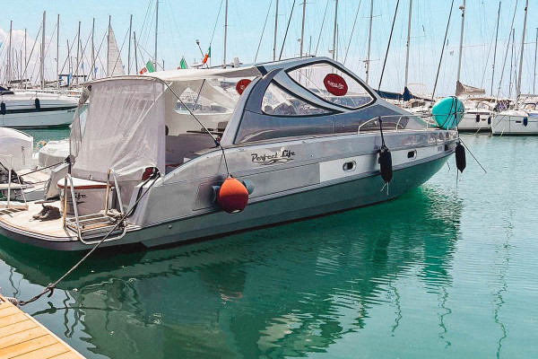 Tour della Costiera Amalfitana in Yacht Conam 40, Skipper e carburante incluso
