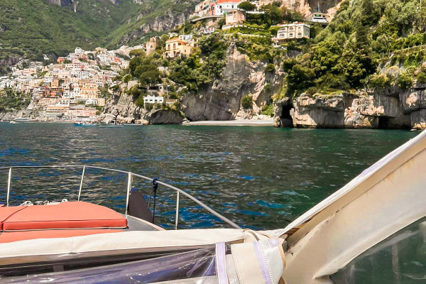 Tour della Costiera Amalfitana in Yacht Conam 40, Skipper e carburante incluso
