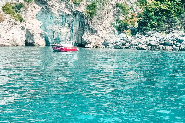 Tour della Costiera Amalfitana in Yacht Conam 40, Skipper e carburante incluso
