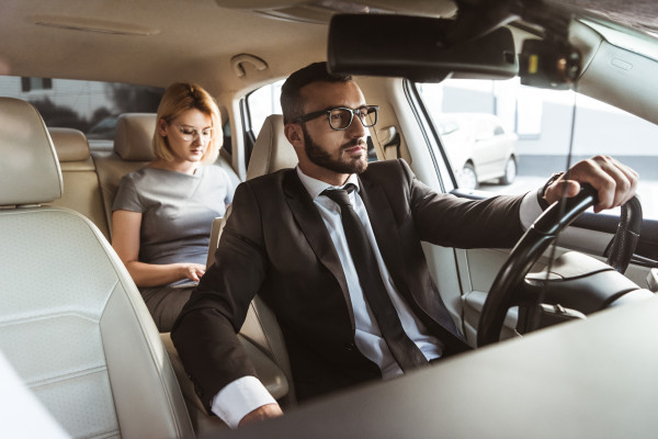 Transfer in auto da Roma a Napoli o da Napoli a Roma

