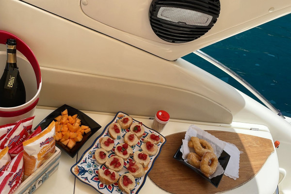 Tour privato in barca della Costiera Amalfitana in yacht Cranchi Zaffiro 34 - Tito rent
