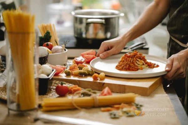 Tour Guidato con Distilleria, Limoncello, Corso di Cucina e Pranzo
