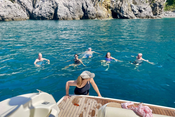 Tour privato in barca della Costiera Amalfitana in yacht Cranchi Zaffiro 34 - Tito rent