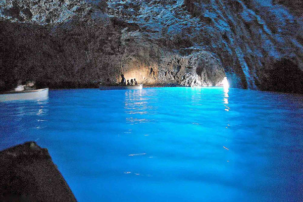 Tour Privato di un Giorno a Capri e la Grotta Azzurra da Salerno
