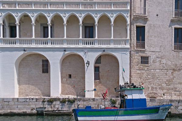 Authentic Routes: Conversano, Alberobello & Monopoli 