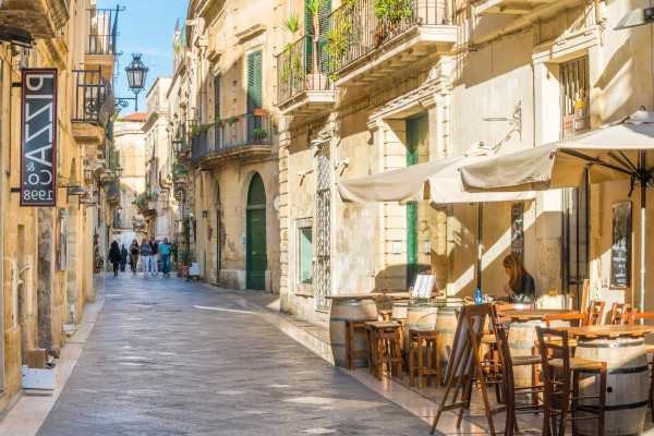 Authentic Routes: Lecce e Otranto con Pick-Up da Bari 